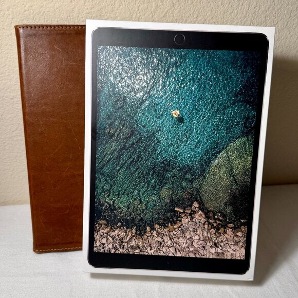 Apple 2017 iPad Pro (10.5-inch, Wi-Fi, 64GB) Space Gray Great Condition - Picture 13 of 14